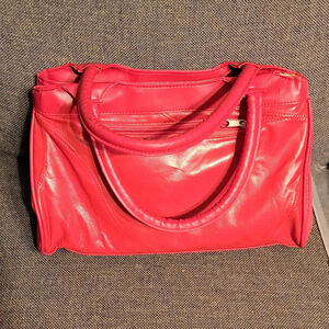 Red purse with umbrella pocket preowned like new